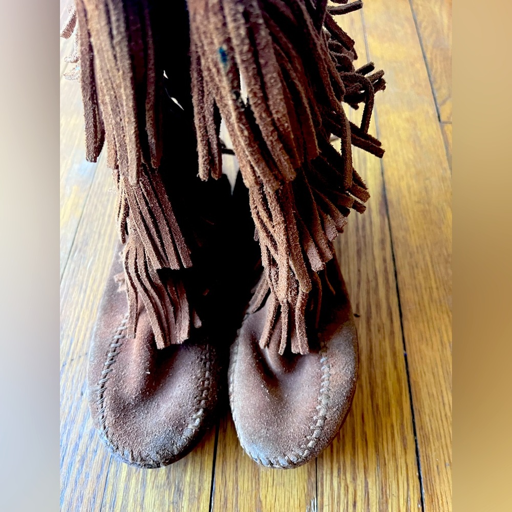 Minnetonka tall 3 fringe leather boots size 13